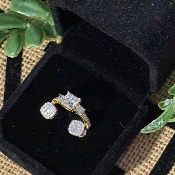 Elegant Gold and Silver Jewelry Set NWOT - Picture 3 of 7